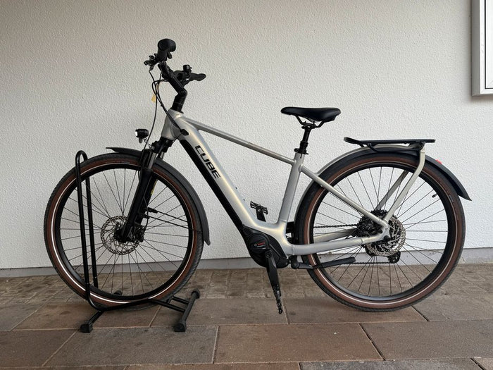 Cube Touring Hybrid Pro